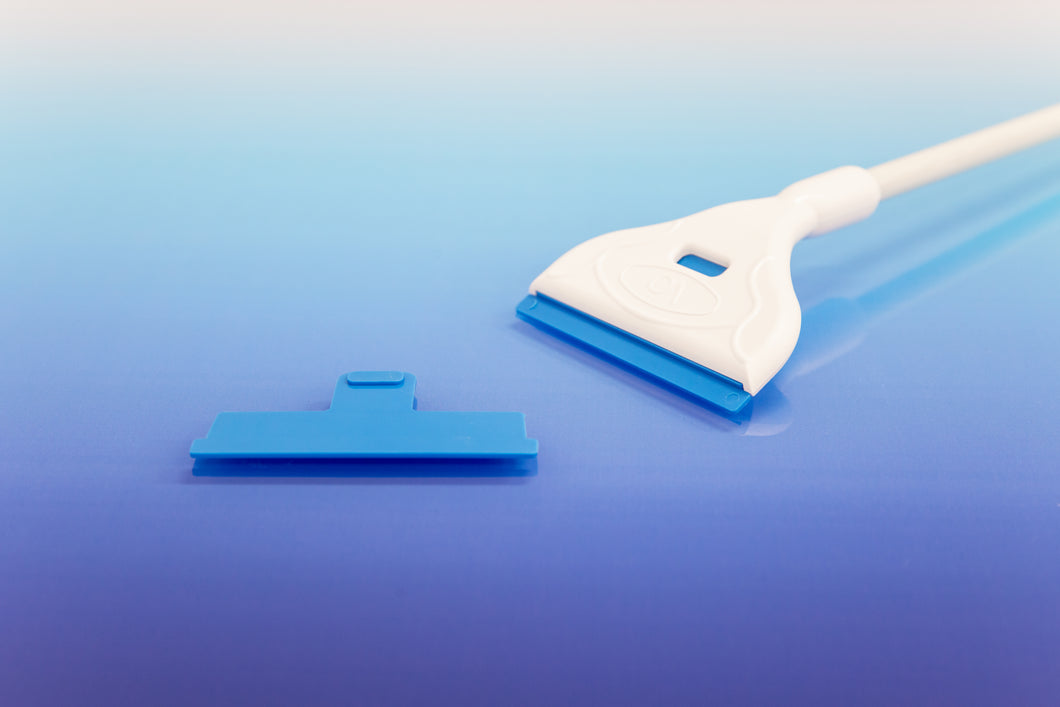 Blue Plastic Blade / Blaue Kunststoffklinge